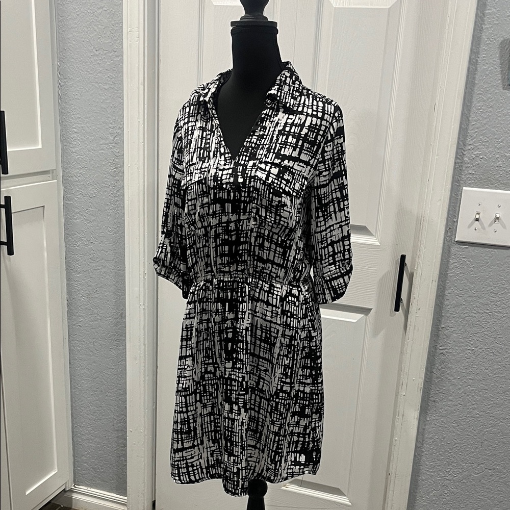 Elegant Black and White Patterned Mini Dress
